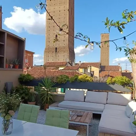 Rizzoli Panoramic Rooftop Apartamento Bolonha