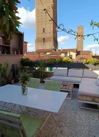 Rizzoli Panoramic Rooftop Apartamento Bolonha